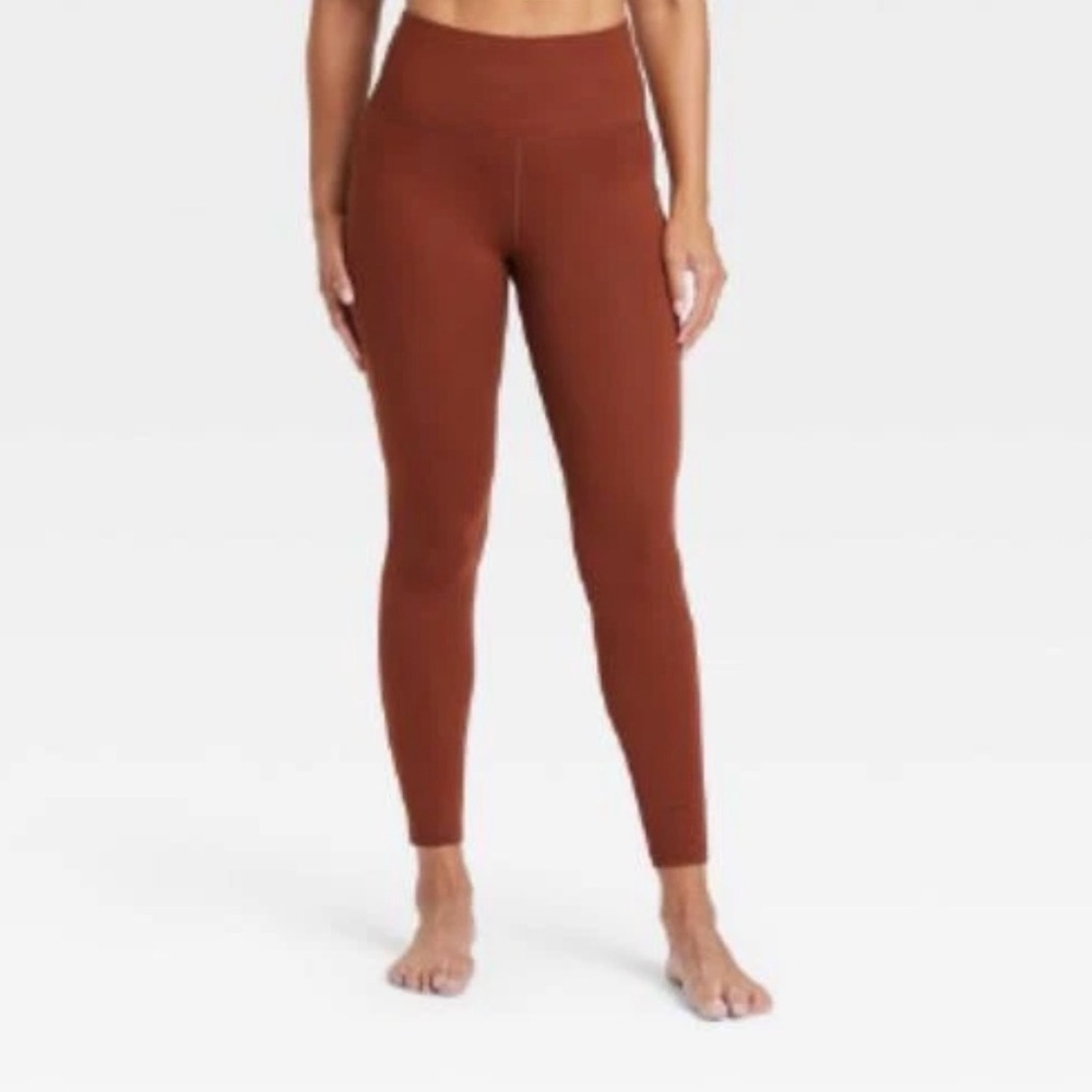 NWT Maroon all in motion Everyday Soft Legging Ultra High Rise buttery-Soft
